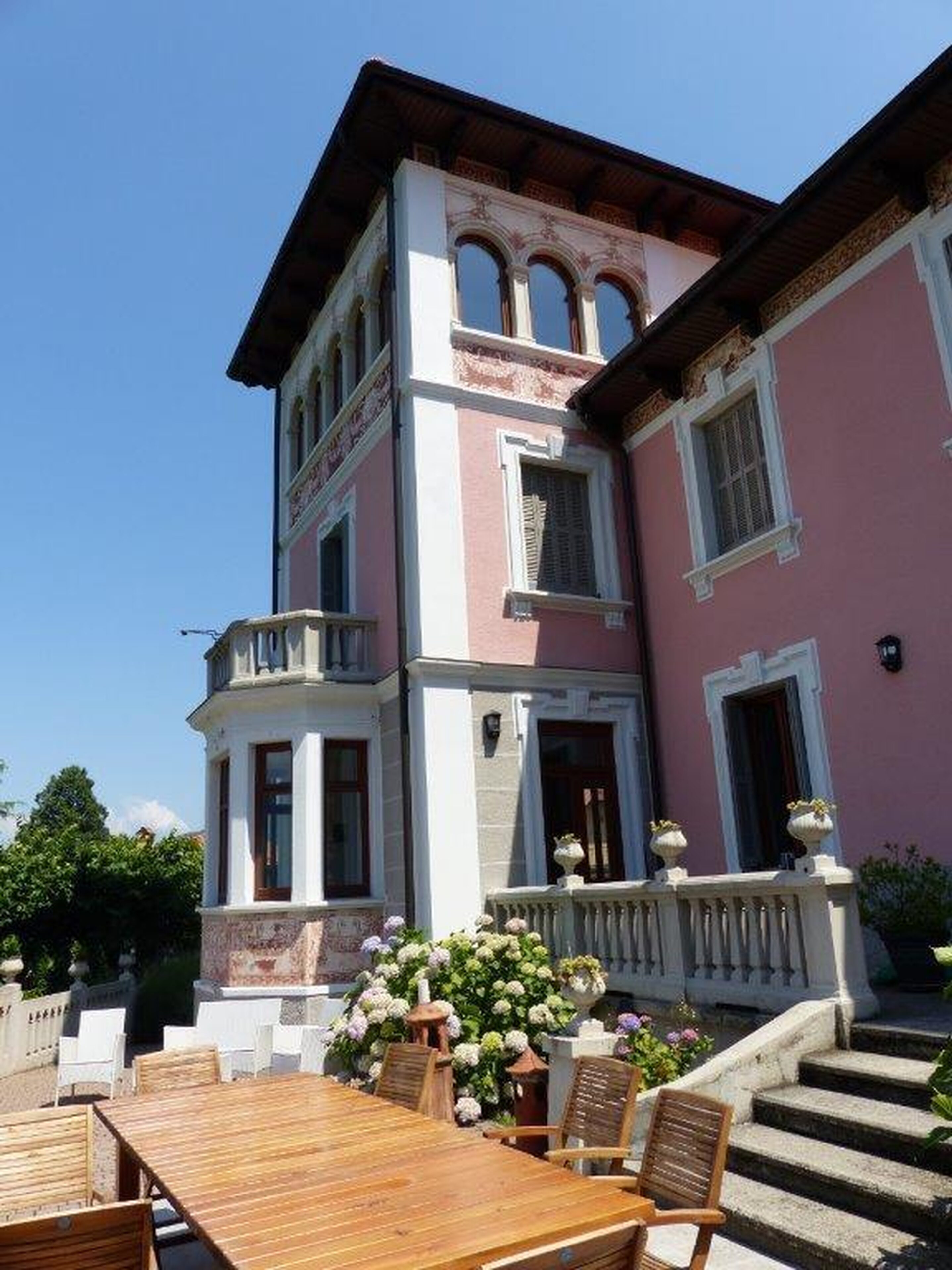 Garden Side Entry